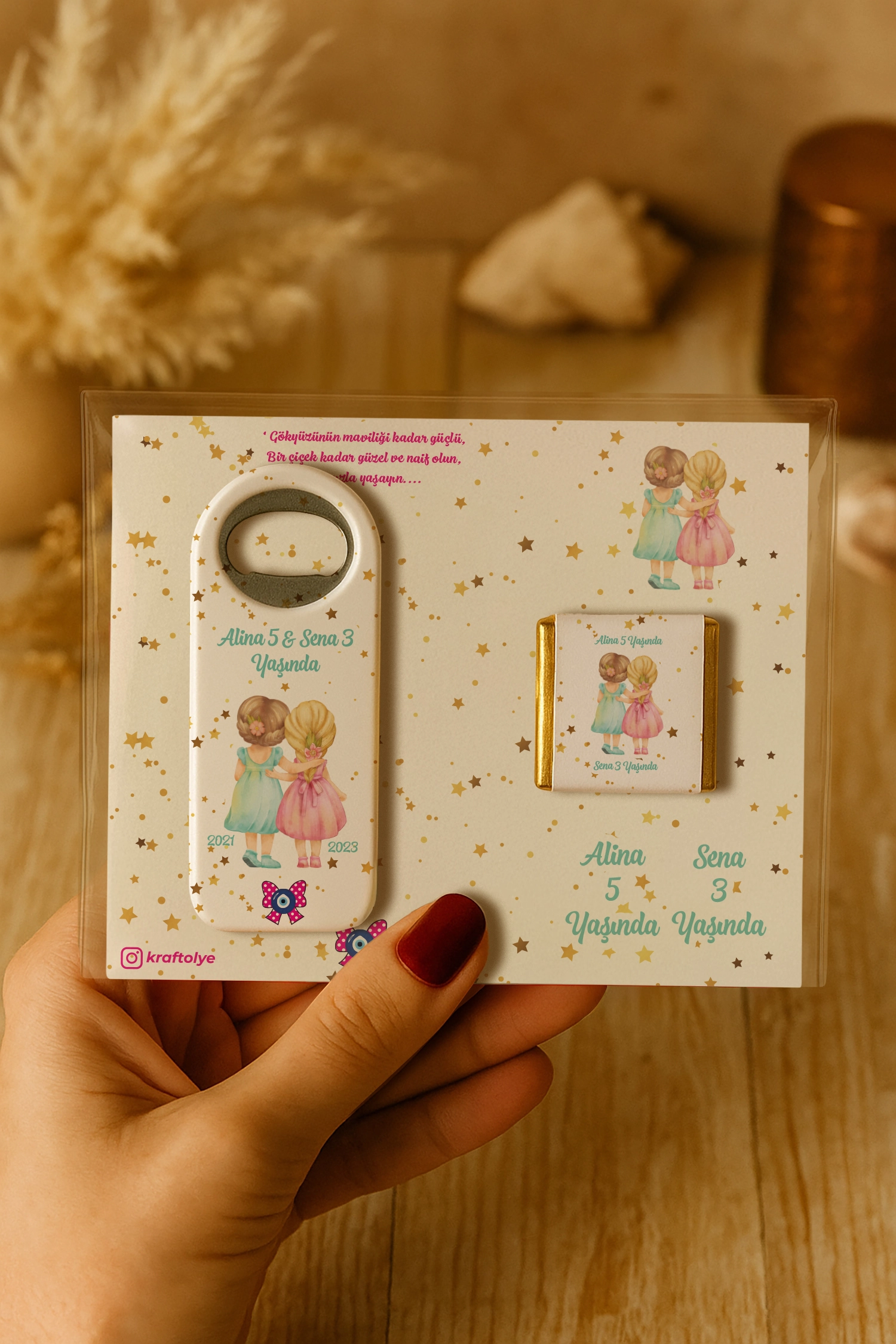Abla Kız Kardeş Temalı Çikolatalı Uzun Açacak Magnet