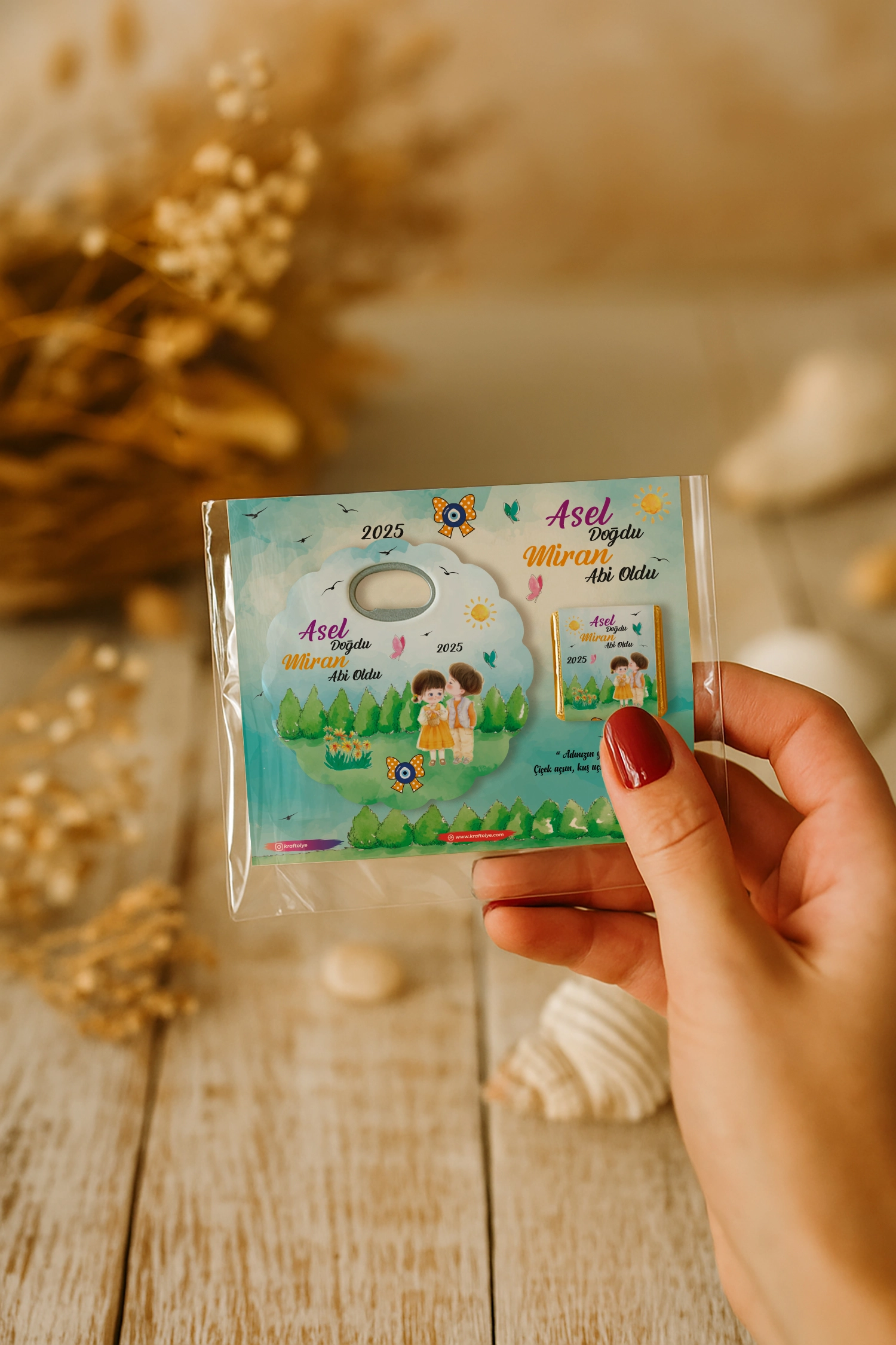 Abi Kız Kardeş Temalı Çikolatalı Papatya Açacak Magnet
