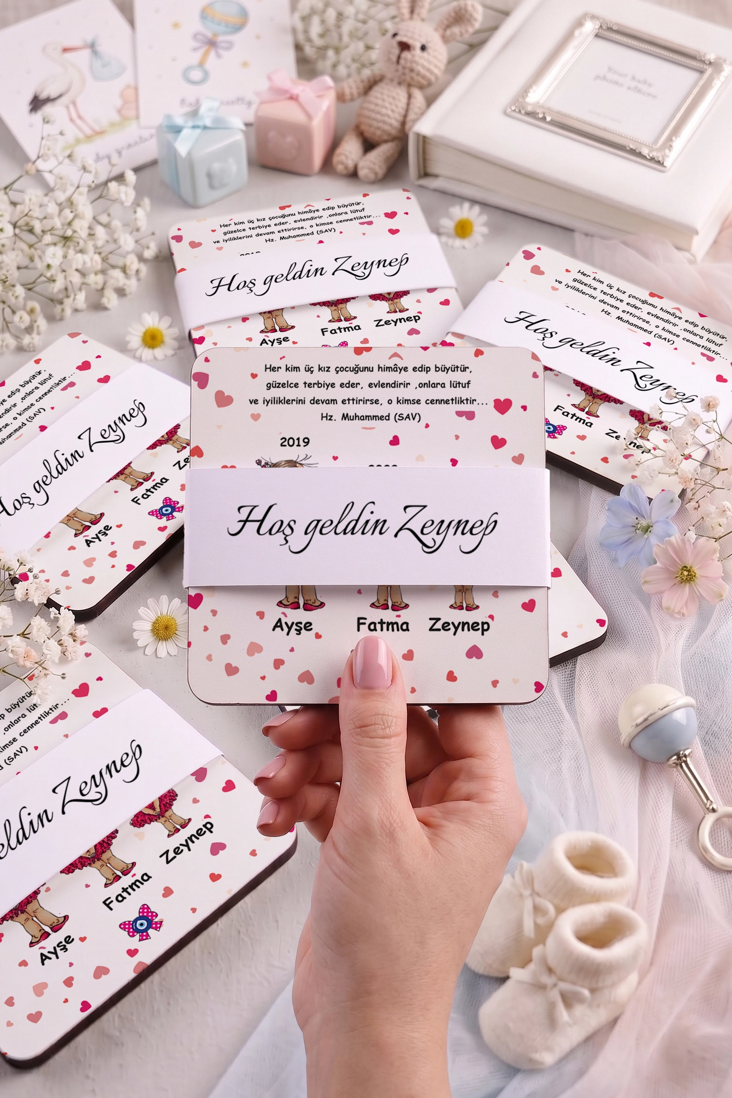 Abla Kız Kardeş Temalı Ahşap Bardak Altlığı