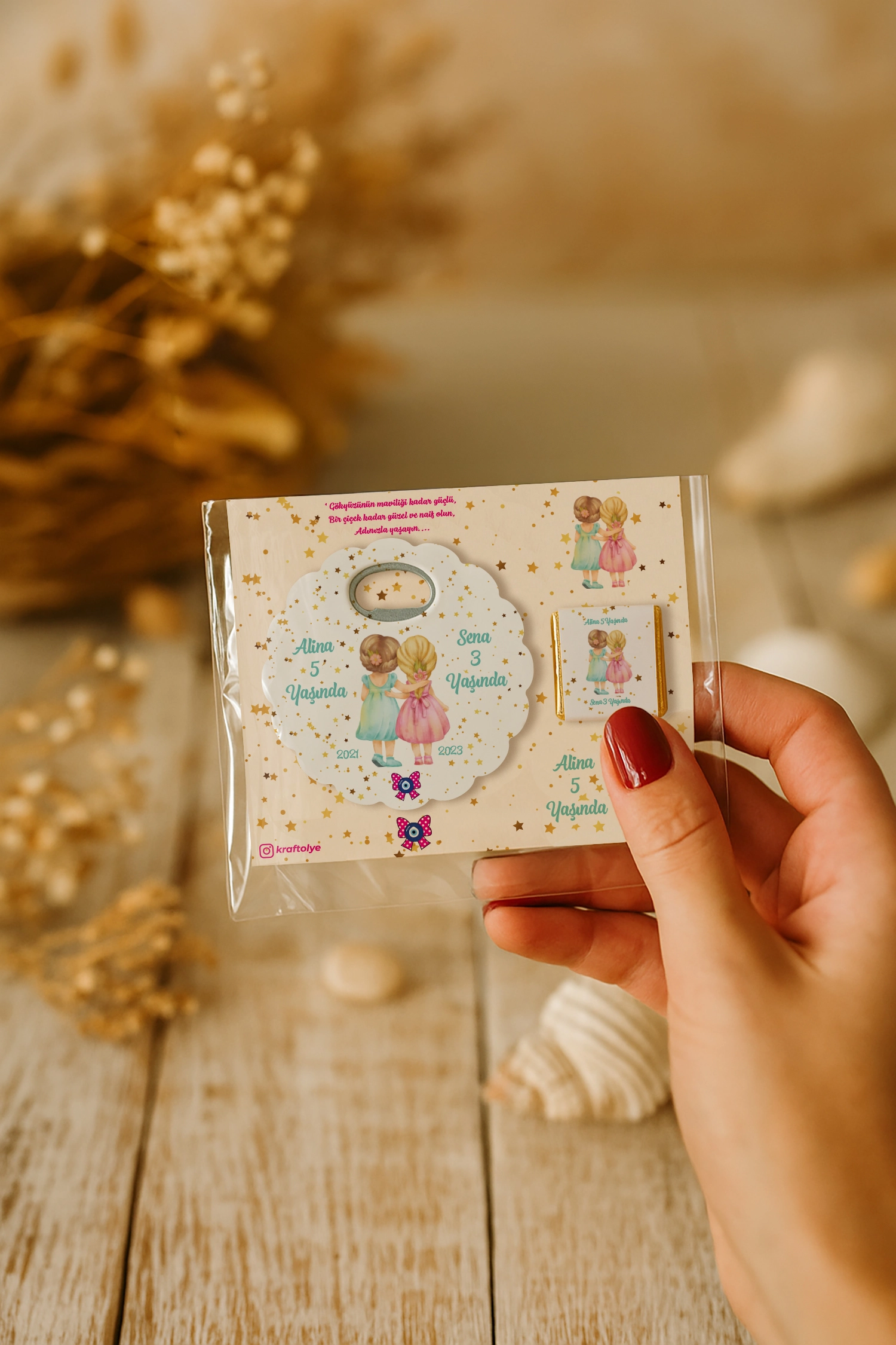 Abla Kız Kardeş Temalı Çikolatalı Papatya Açacak Magnet