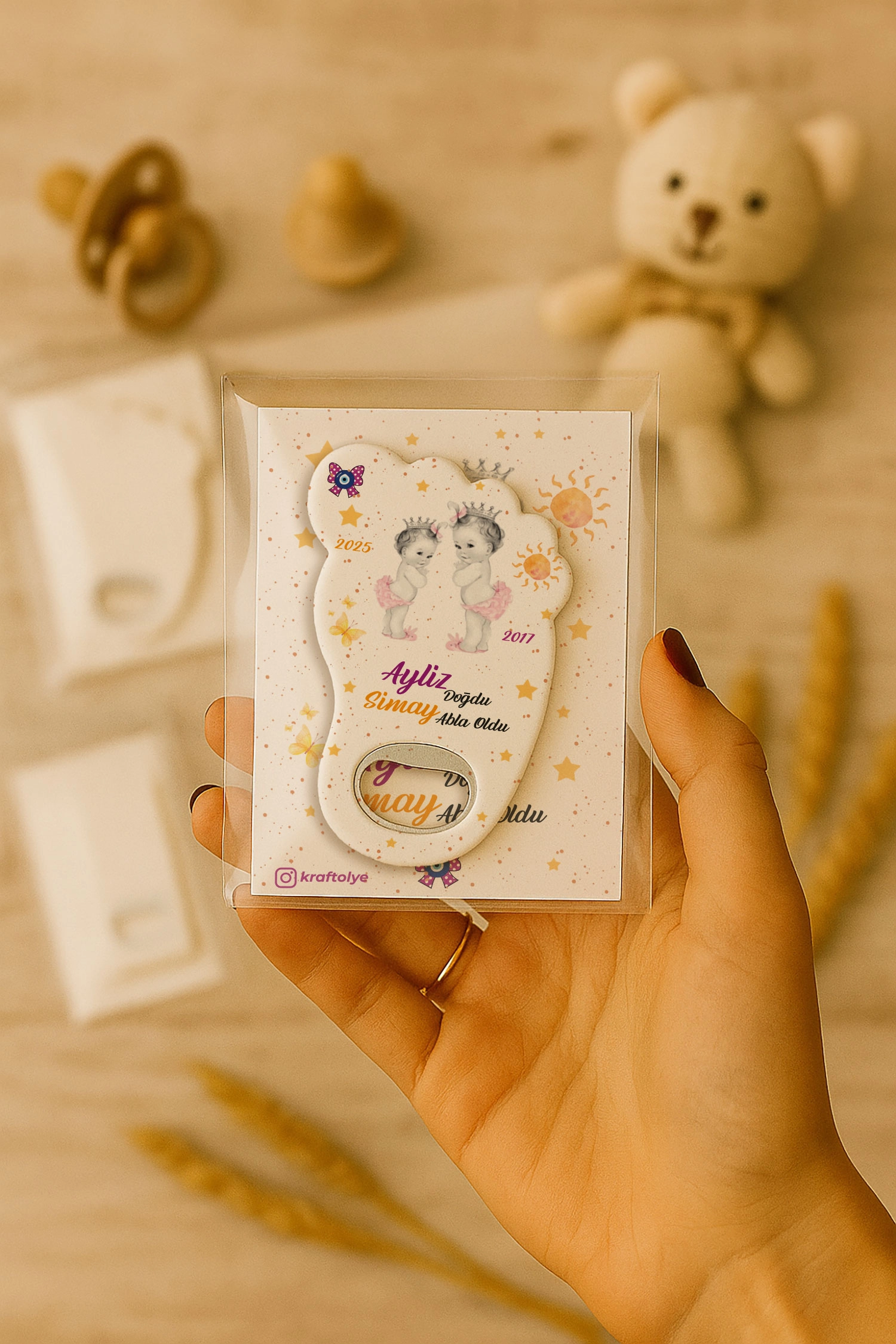 Abla Kız Kardeş Temalı Kartlı Ayak İzi Açacak Magnet