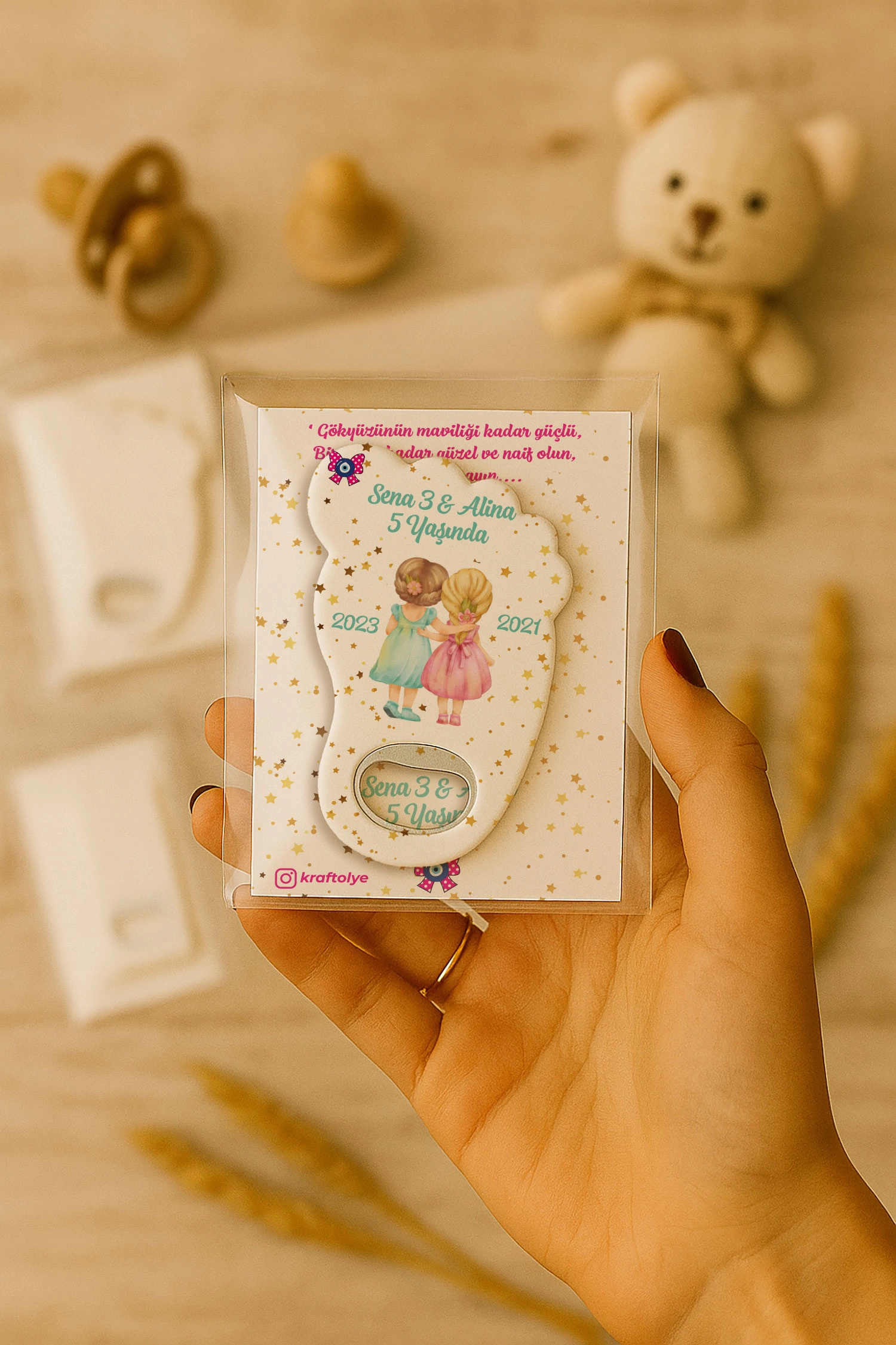 Abla Kız Kardeş Temalı Kartlı Ayak İzi Açacak Magnet