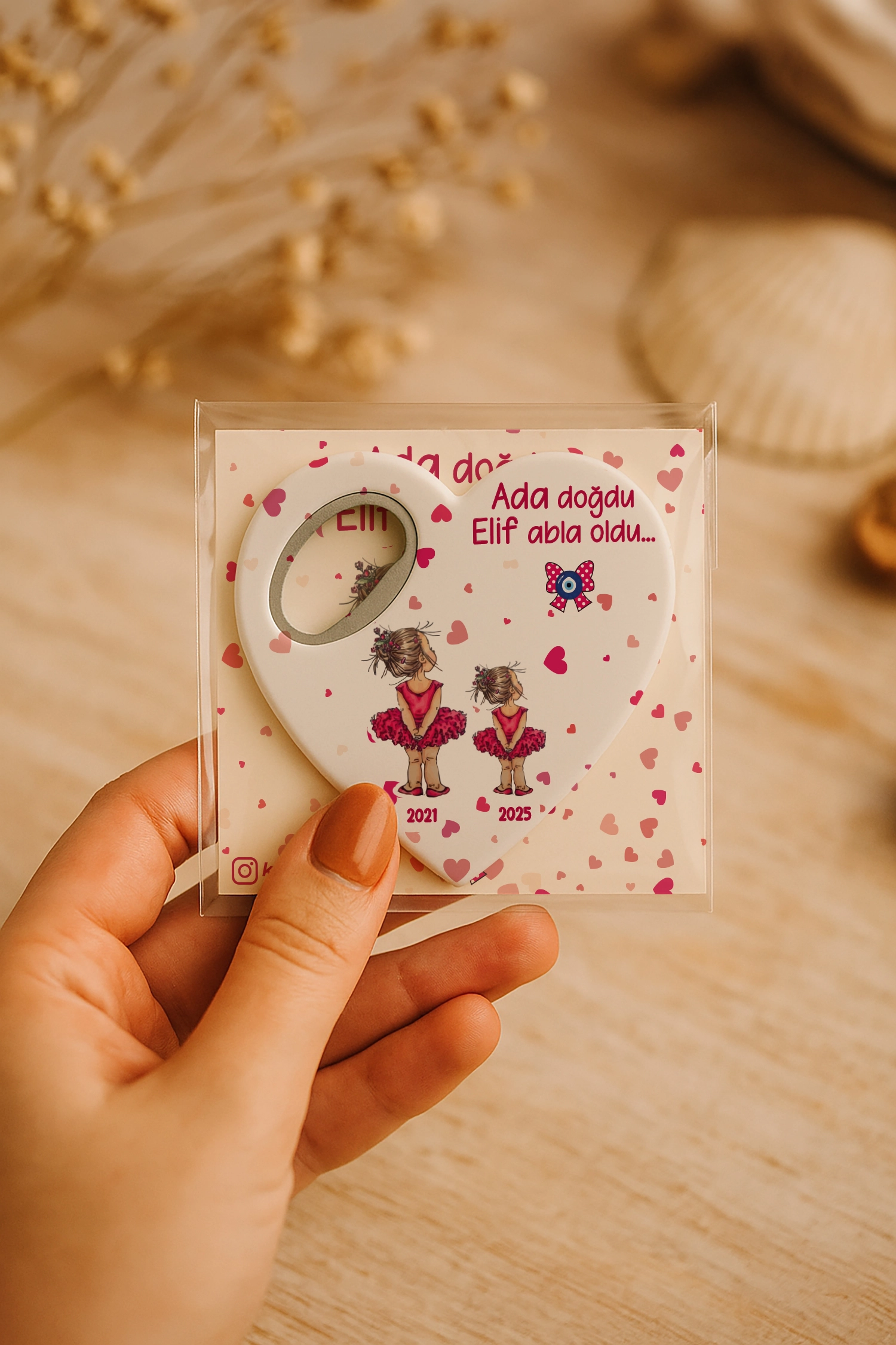 Abla Kız Kardeş Temalı Kartlı Kalp Açacak Magnet
