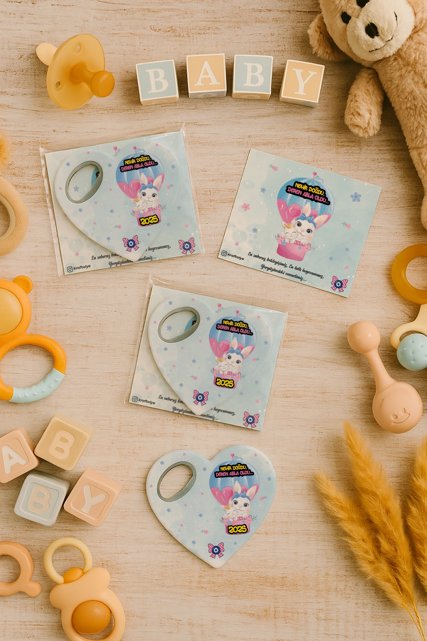 Abla Kız Kardeş Temalı Kartlı Kalp Açacak Magnet