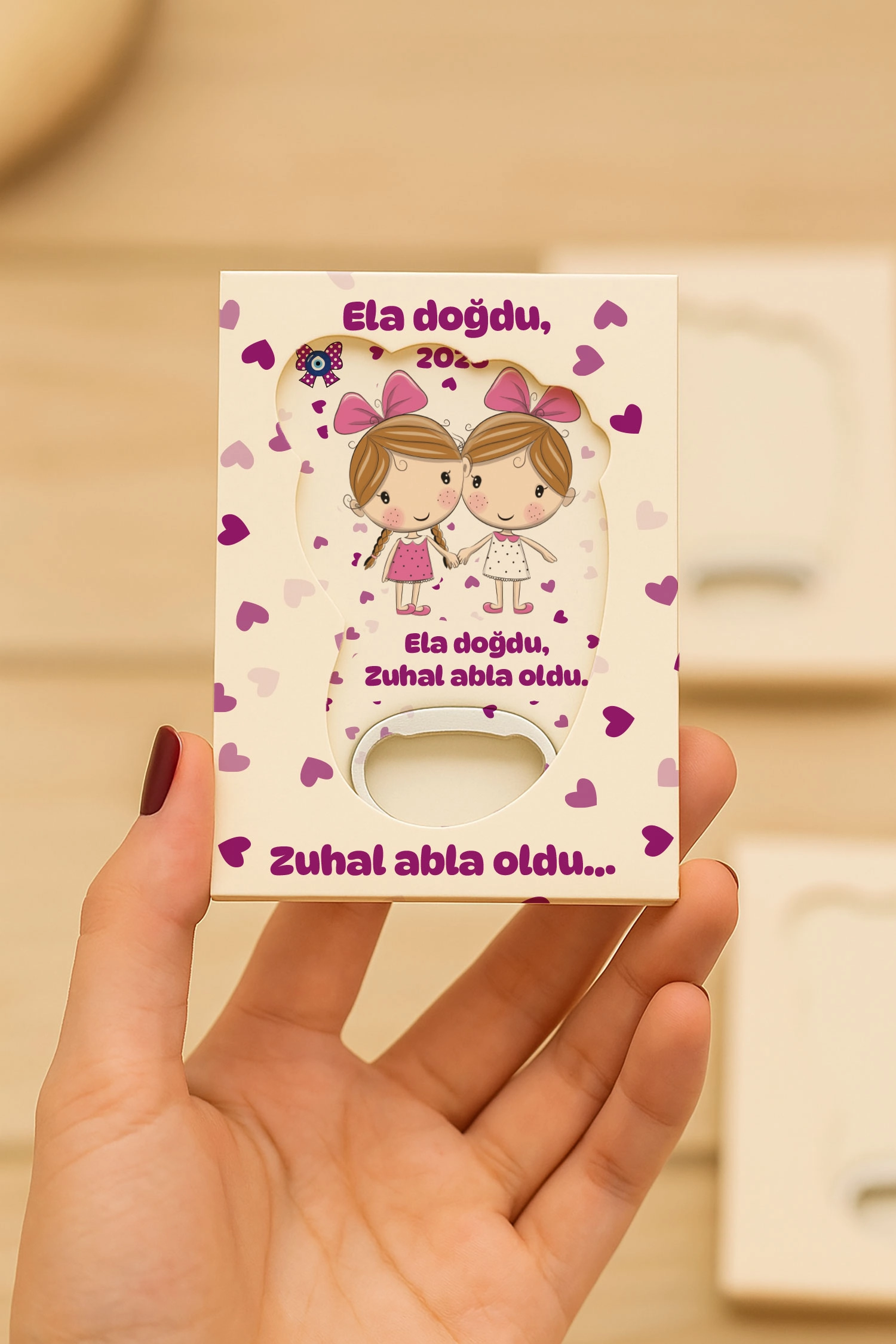 Abla Kız Kardeş Temalı Kutulu Ayak İzi Açacak Magnet