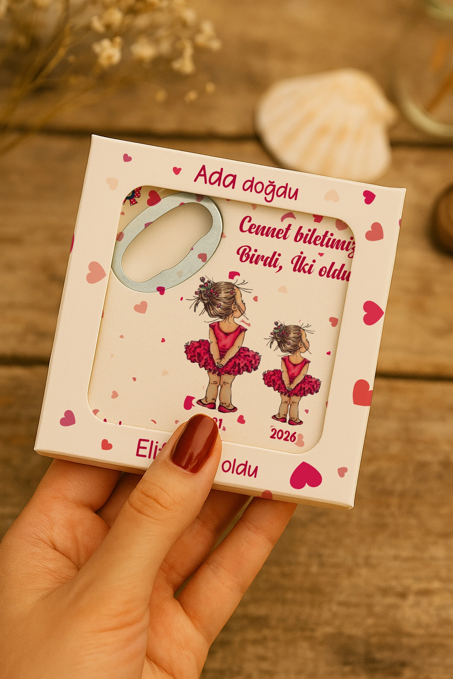 Abla Kız Kardeş Temalı Mühürlü Kare Açacak Magnet