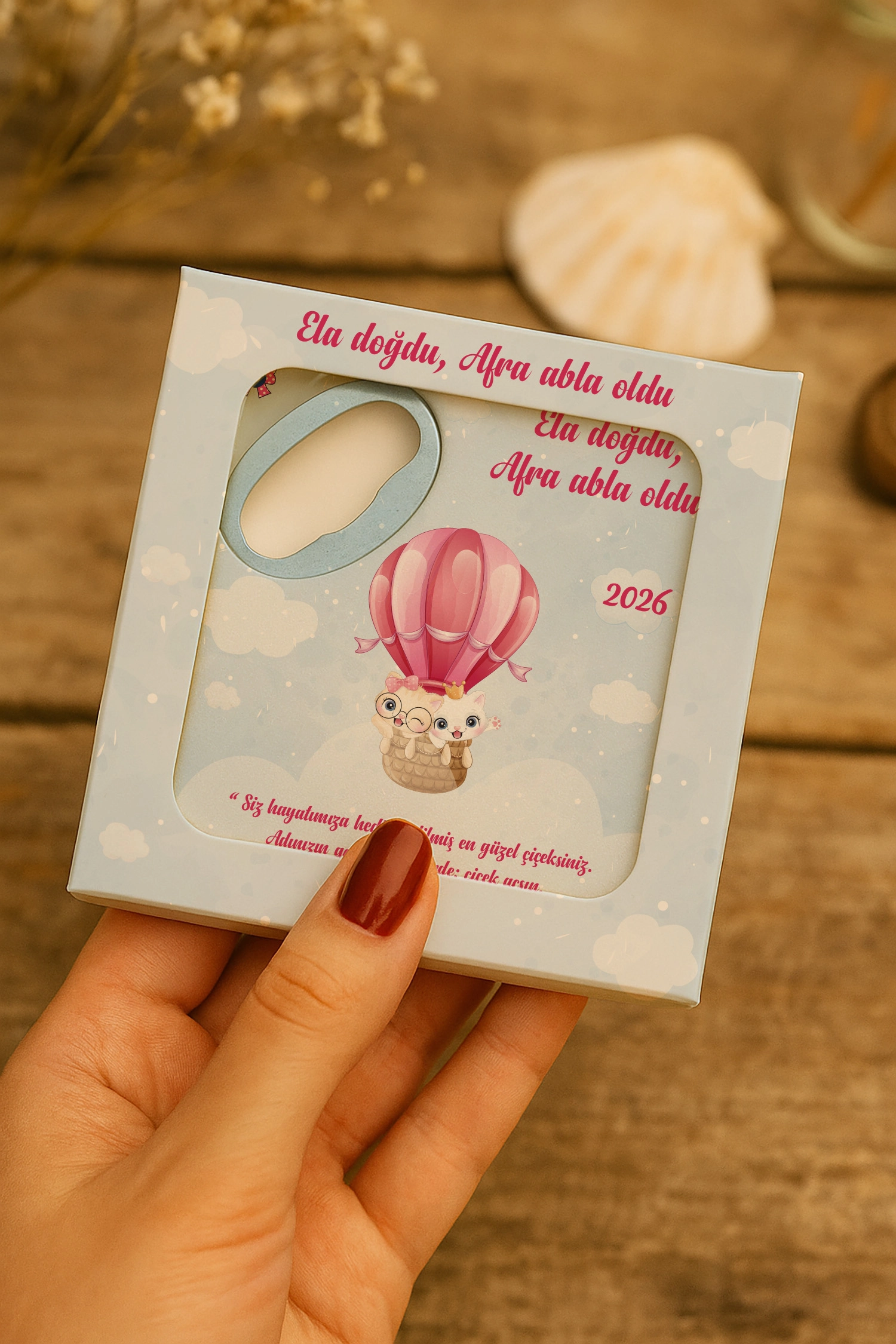 Abla Kız Kardeş Temalı Mühürlü Kare Açacak Magnet