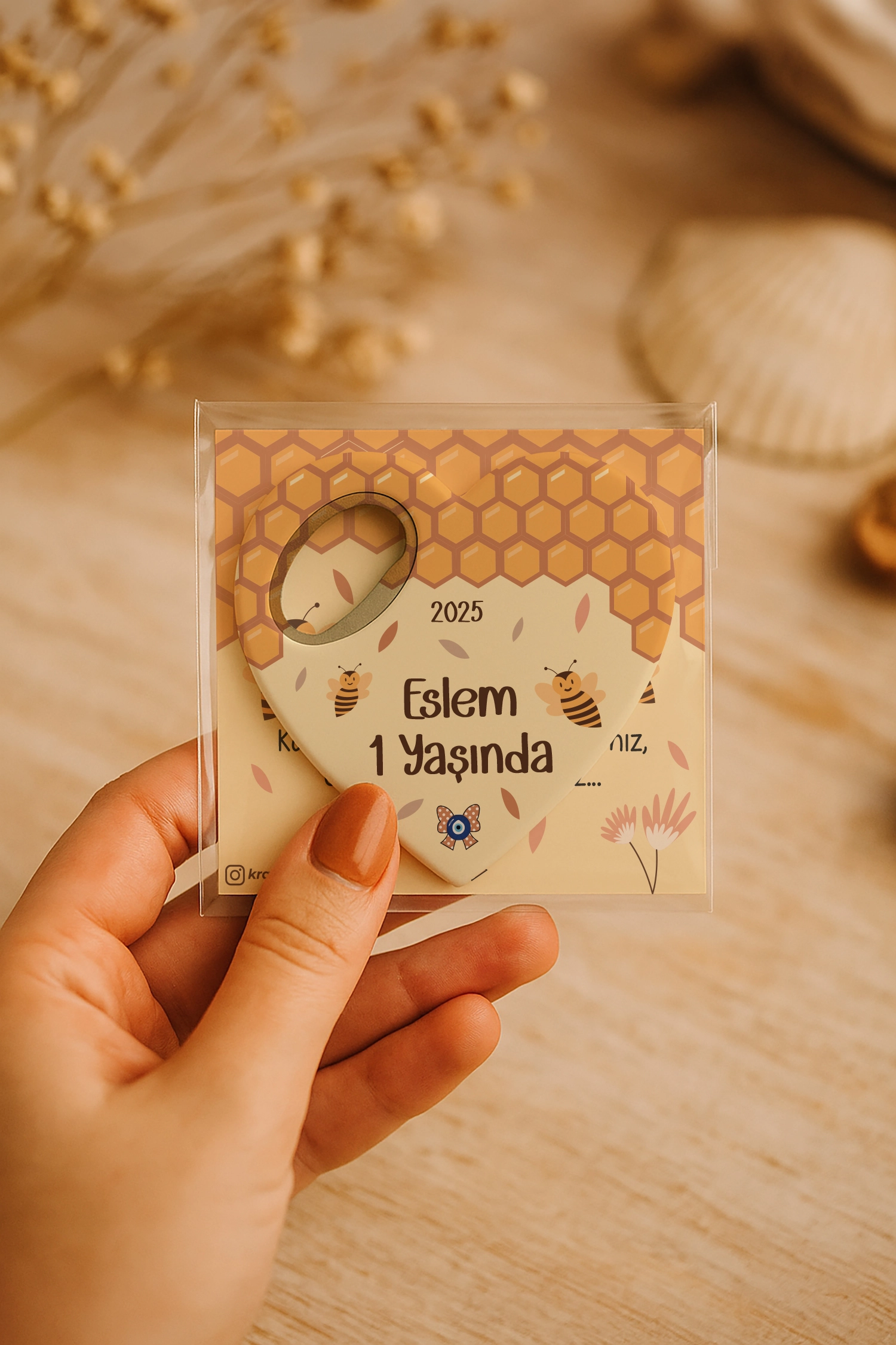 Arı Temalı Kartlı Kalp Açacak Magnet