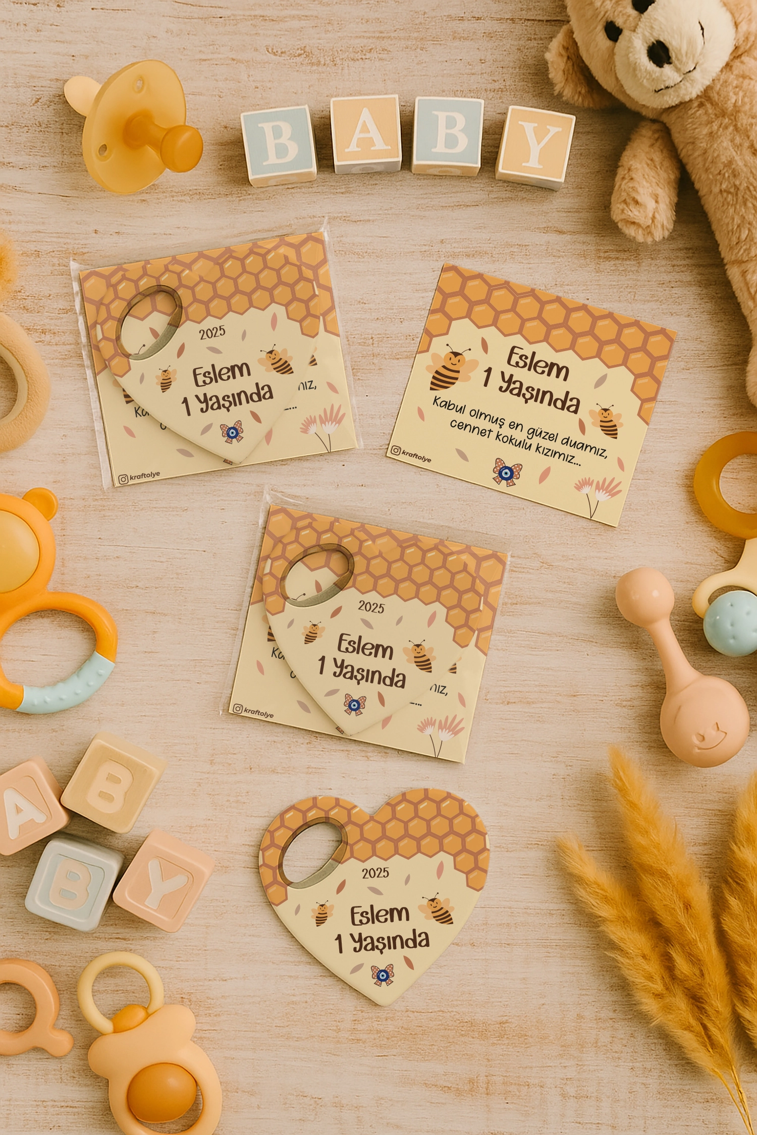 Arı Temalı Kartlı Kalp Açacak Magnet