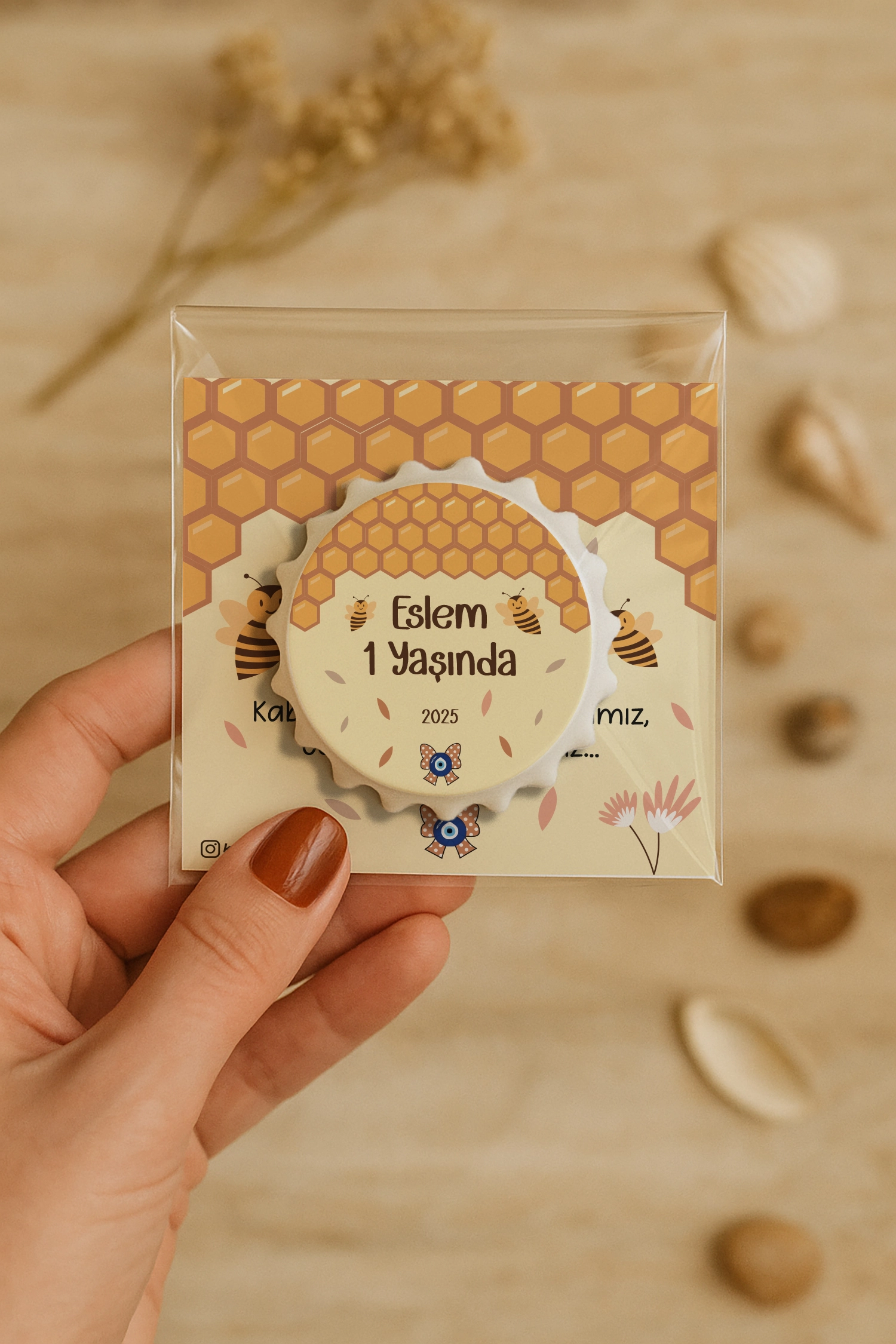 Arı Temalı Kartlı Kapak Açacak Magnet
