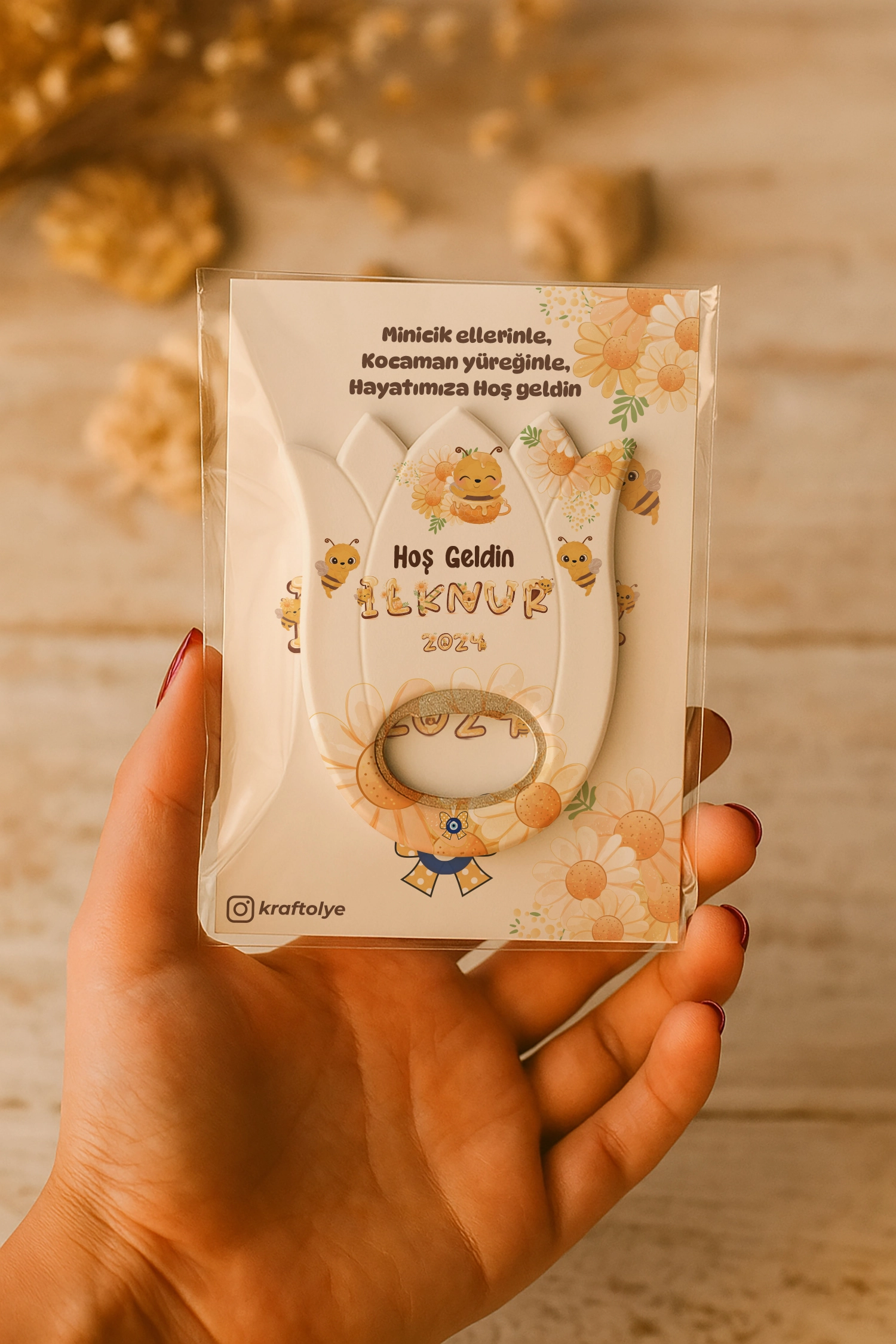 Arı Temalı Kartlı Lale Açacak Magnet