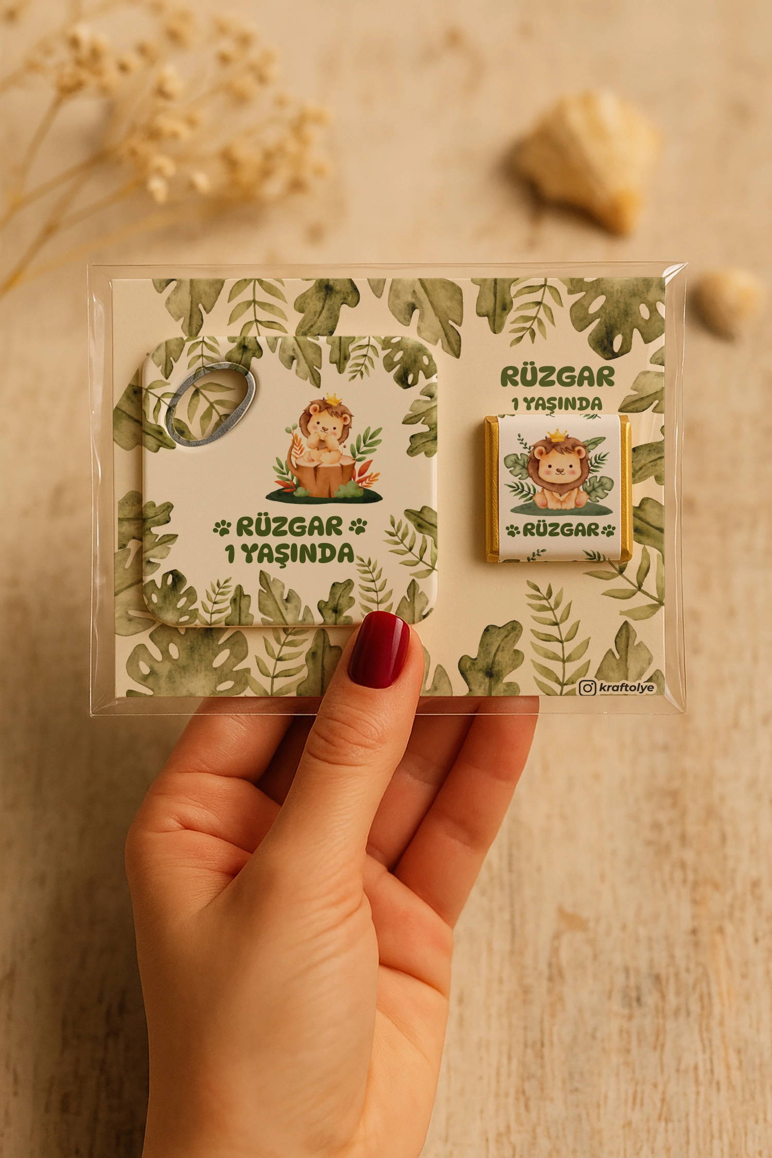 Aslan Temalı Çikolatalı Kare Açacak Magnet