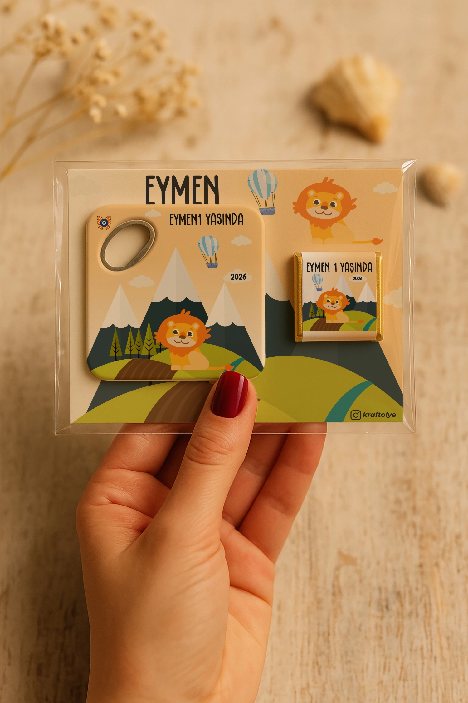 Aslan Temalı Çikolatalı Kare Açacak Magnet