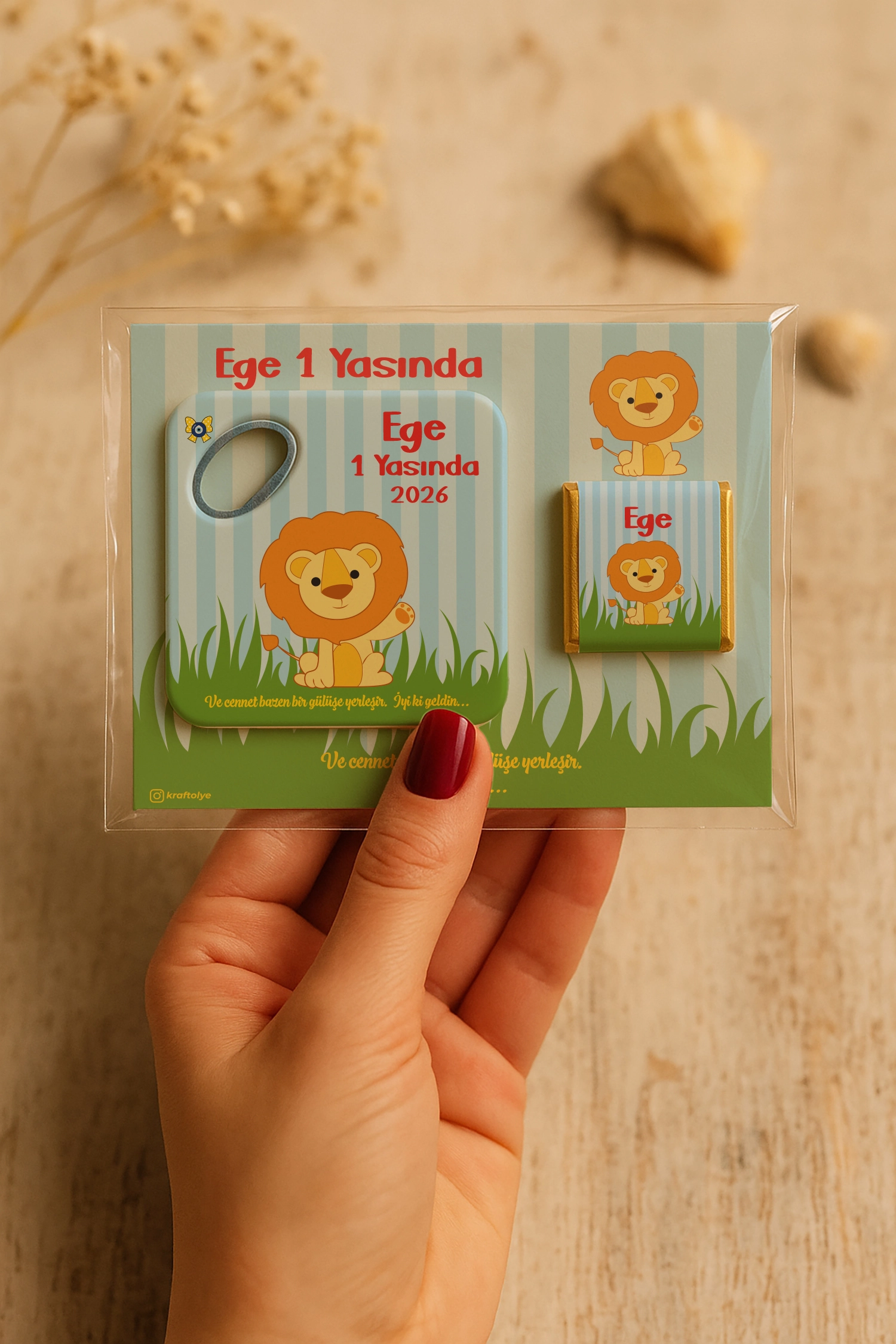 Aslan Temalı Çikolatalı Kare Açacak Magnet