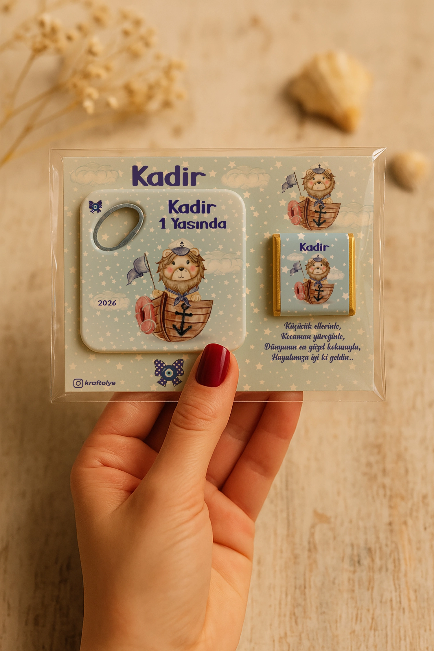 Aslan Temalı Çikolatalı Kare Açacak Magnet