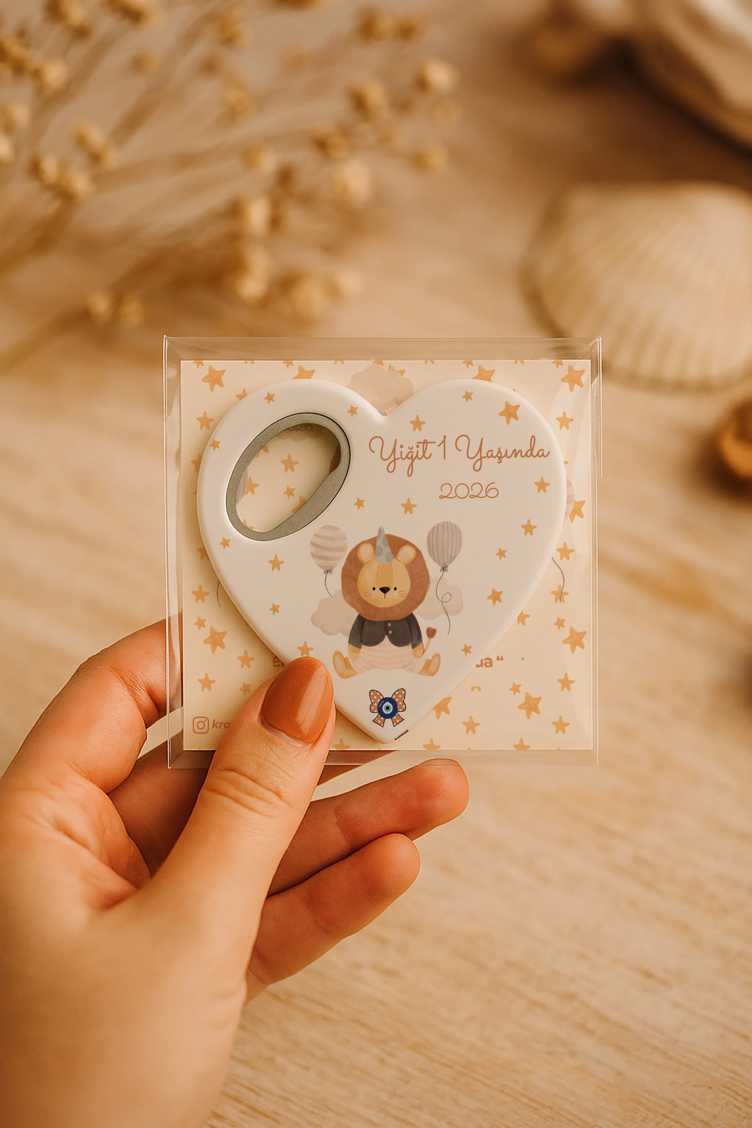 Aslan Temalı Kartlı Kalp Açacak Magnet