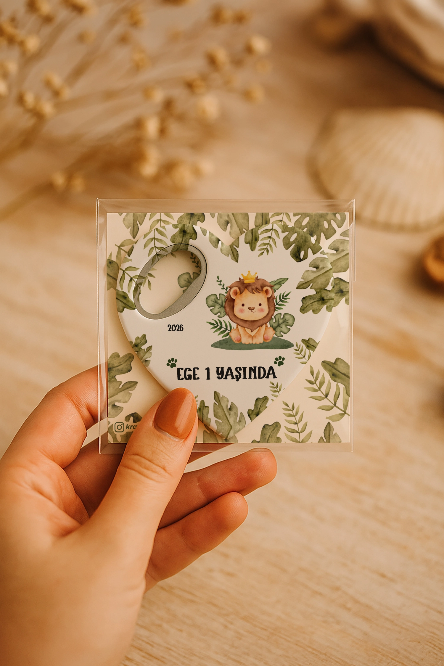 Aslan Temalı Kartlı Kalp Açacak Magnet