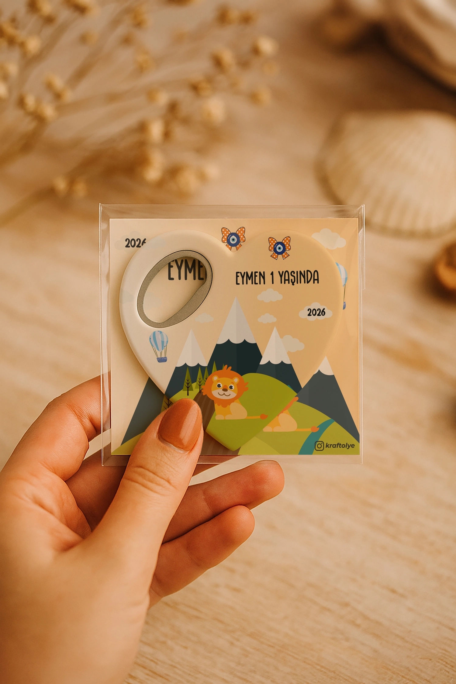 Aslan Temalı Kartlı Kalp Açacak Magnet