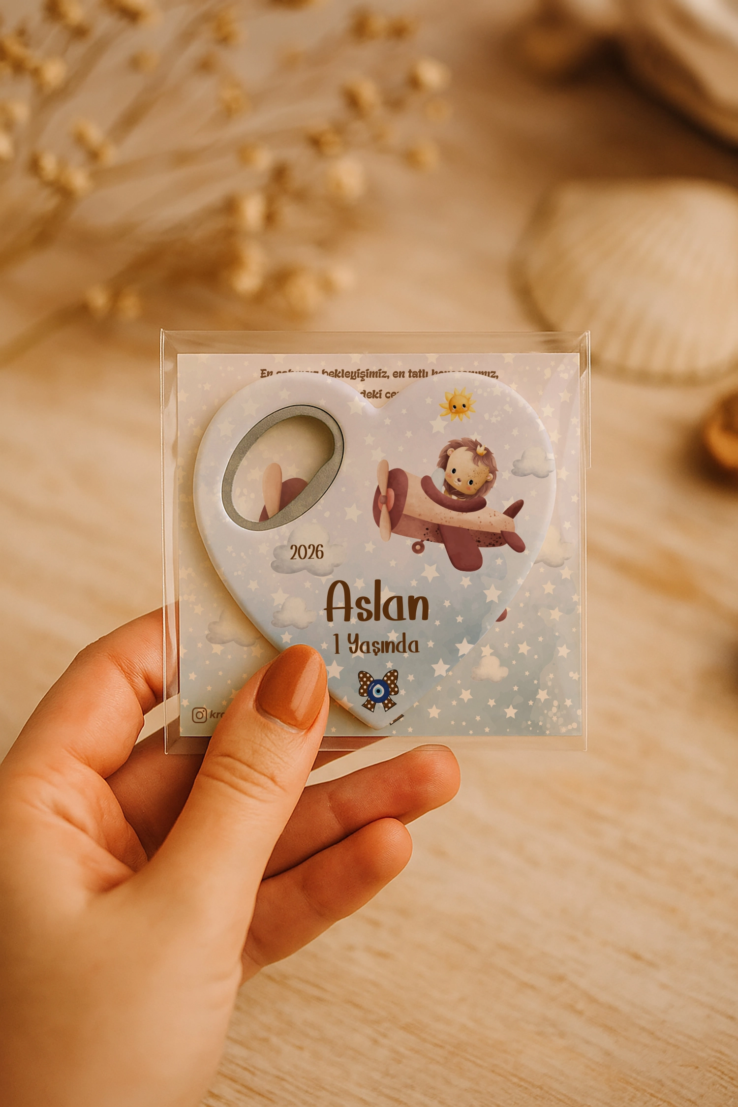 Aslan Temalı Kartlı Kalp Açacak Magnet