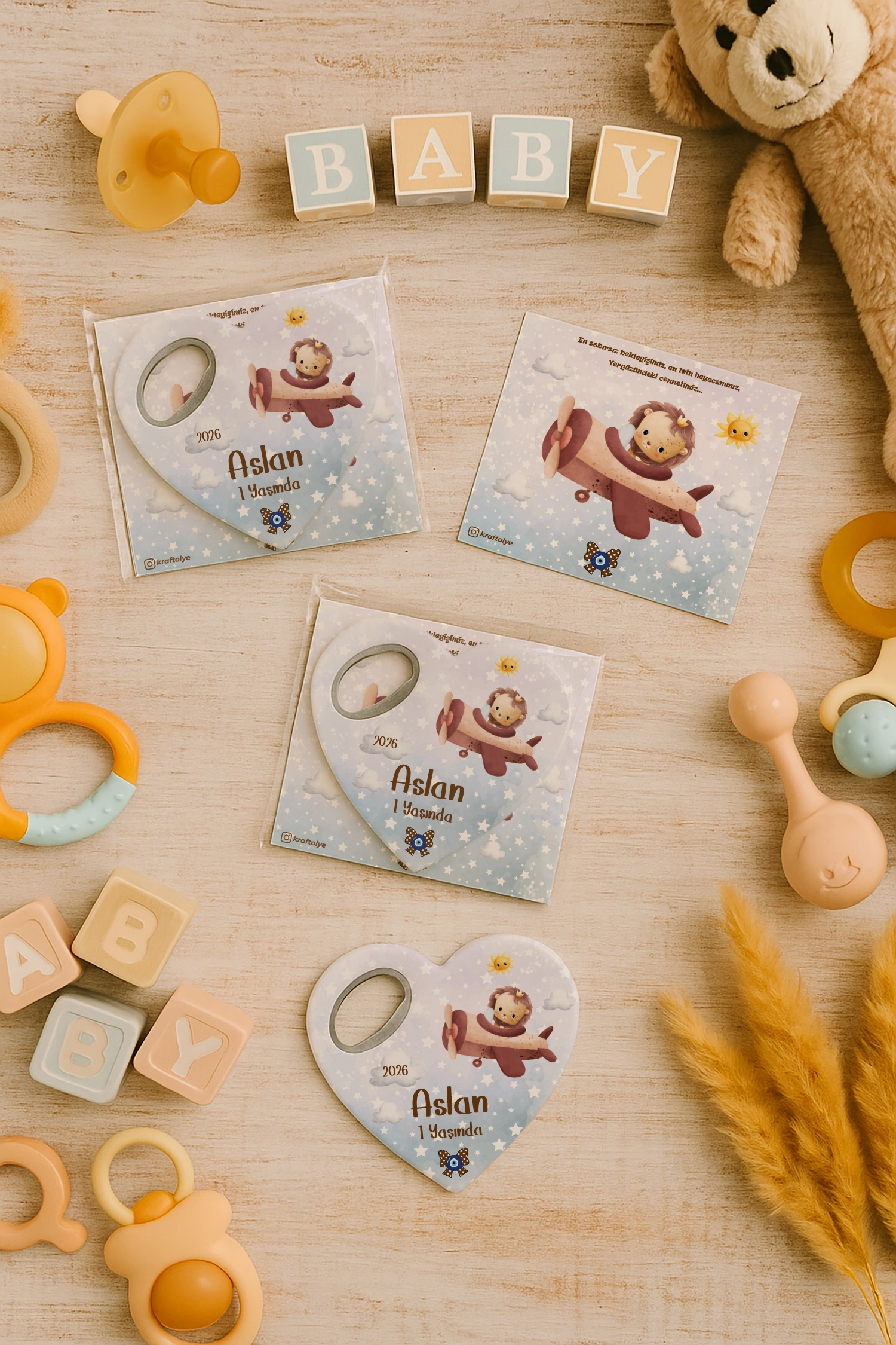 Aslan Temalı Kartlı Kalp Açacak Magnet