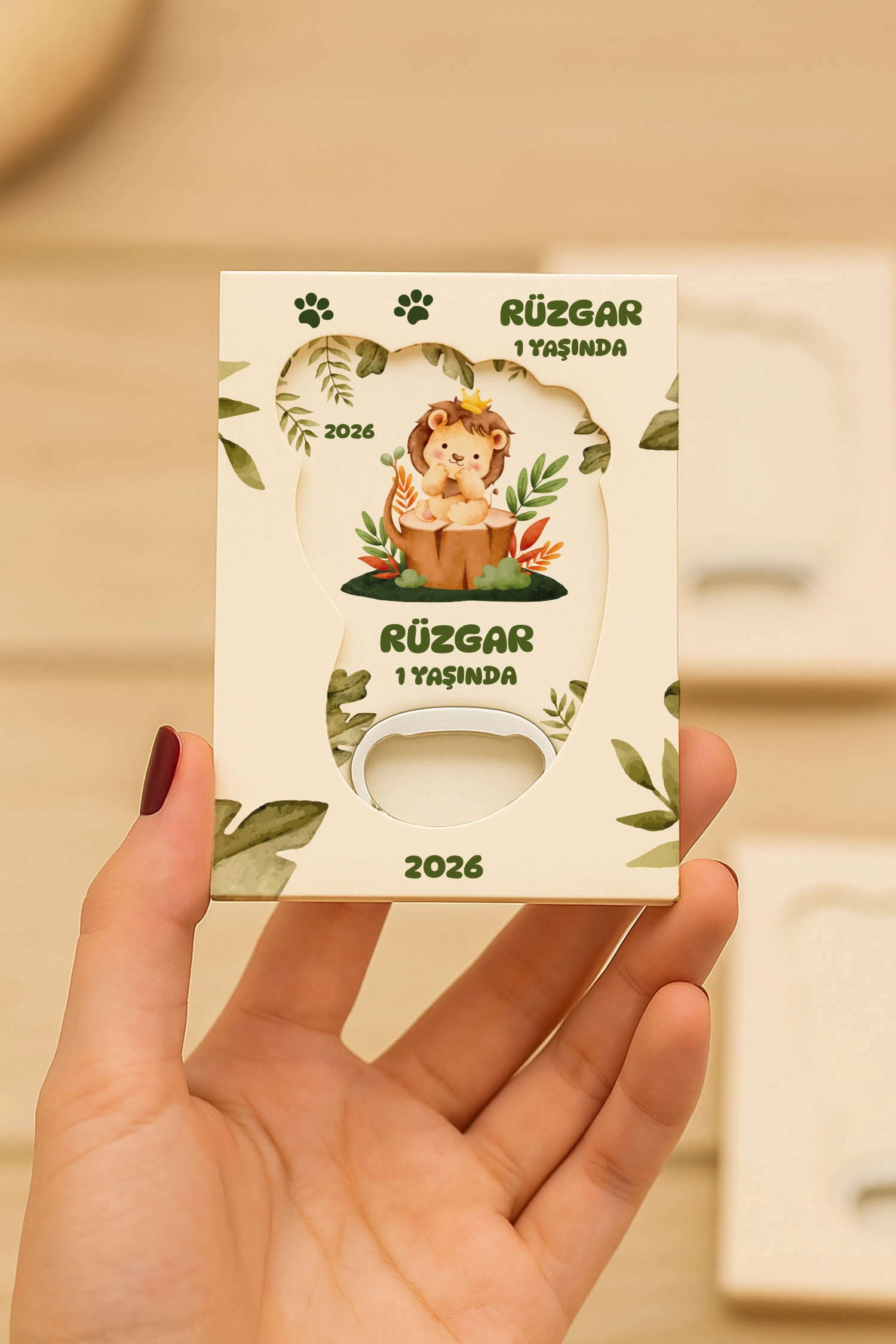 Aslan Temalı Kutulu Ayak İzi Açacak Magnet