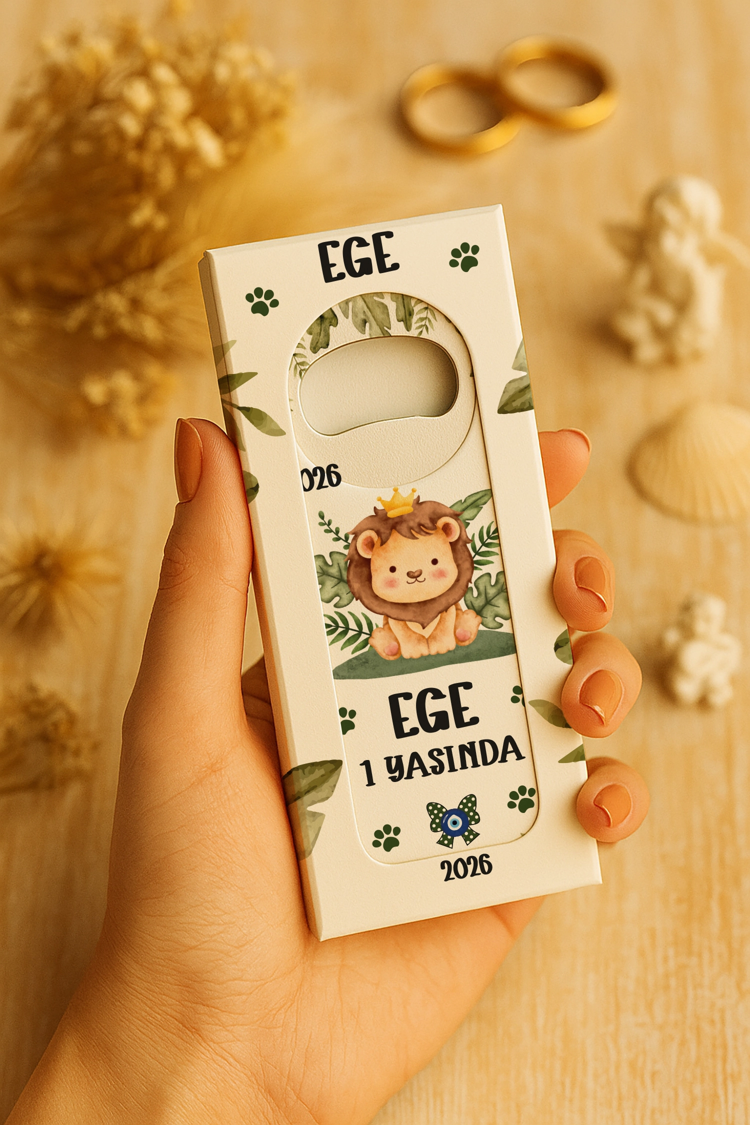 Aslan Temalı Mühürlü Uzun Açacak Magnet