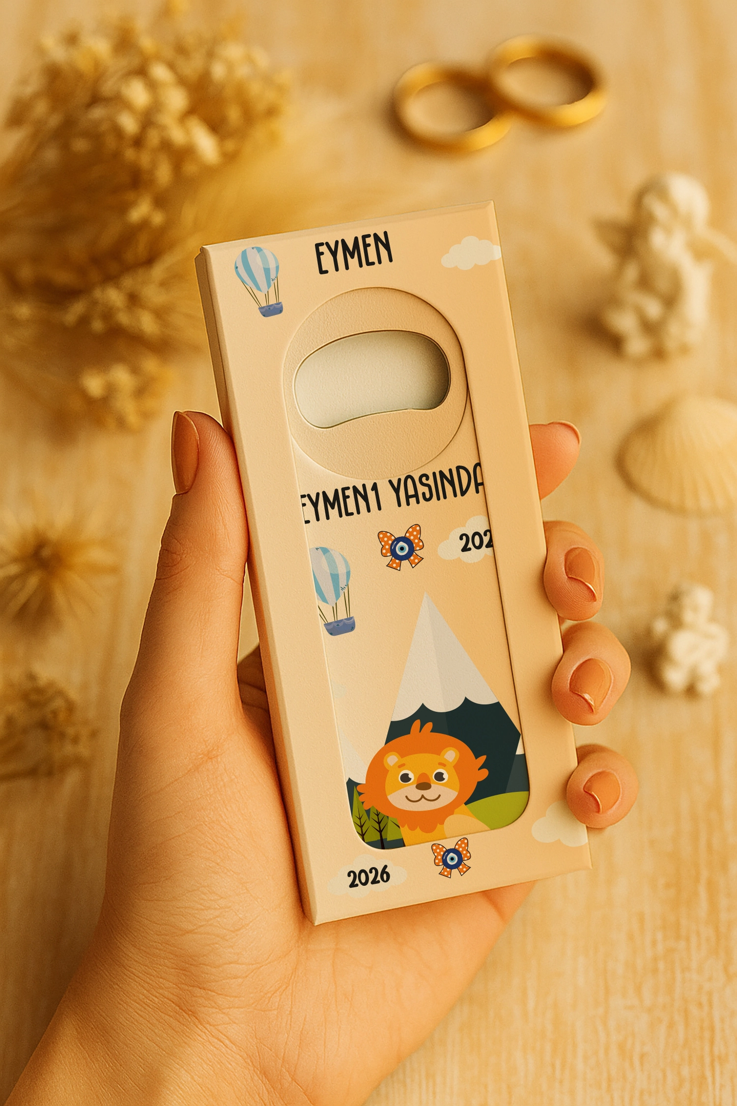 Aslan Temalı Mühürlü Uzun Açacak Magnet