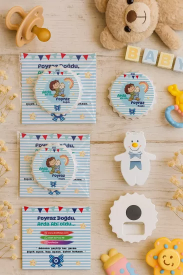 Kişiye Özel Kartlı Kapak Şekilli Açacak Magnet | Yeni Doğan & Özel Gün Hediyelikleri