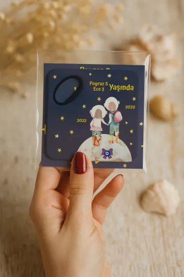 Abi Erkek Kardeş Temalı Kartlı Kare Açacak Magnet