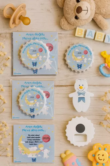 Kişiye Özel Kartlı Kapak Şekilli Açacak Magnet | Yeni Doğan & Özel Gün Hediyelikleri