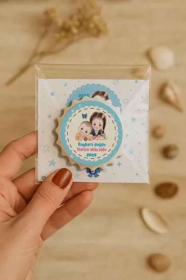 Kişiye Özel Kartlı Kapak Şekilli Açacak Magnet | Yeni Doğan & Özel Gün Hediyelikleri