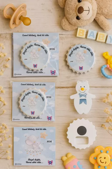 Kişiye Özel Kartlı Kapak Şekilli Açacak Magnet | Yeni Doğan & Özel Gün Hediyelikleri