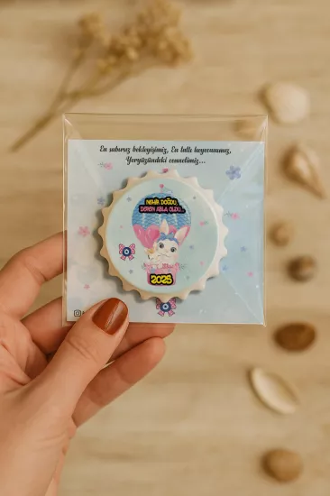Kişiye Özel Kartlı Kapak Şekilli Açacak Magnet | Yeni Doğan & Özel Gün Hediyelikleri