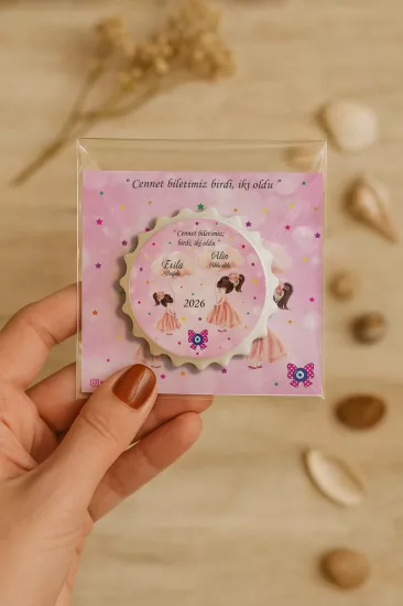 Kişiye Özel Kartlı Kapak Şekilli Açacak Magnet | Yeni Doğan & Özel Gün Hediyelikleri