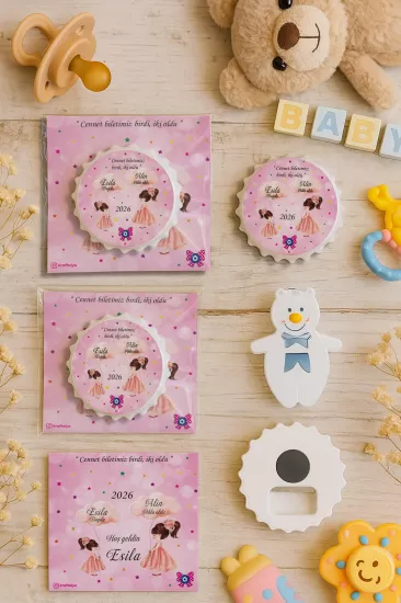 Kişiye Özel Kartlı Kapak Şekilli Açacak Magnet | Yeni Doğan & Özel Gün Hediyelikleri