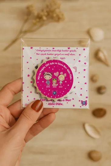 Kişiye Özel Kartlı Kapak Şekilli Açacak Magnet | Yeni Doğan & Özel Gün Hediyelikleri