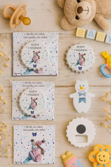 Kişiye Özel Kartlı Kapak Şekilli Açacak Magnet | Yeni Doğan & Özel Gün Hediyelikleri