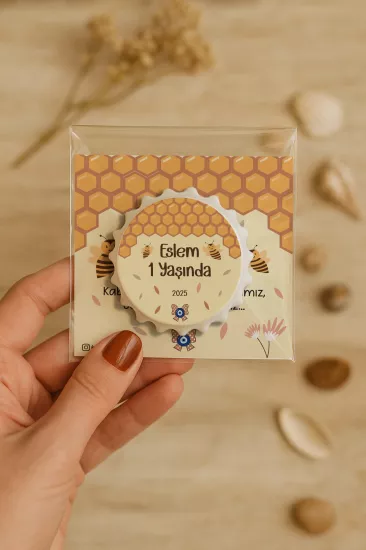 Kişiye Özel Kartlı Kapak Şekilli Açacak Magnet | Yeni Doğan & Özel Gün Hediyelikleri