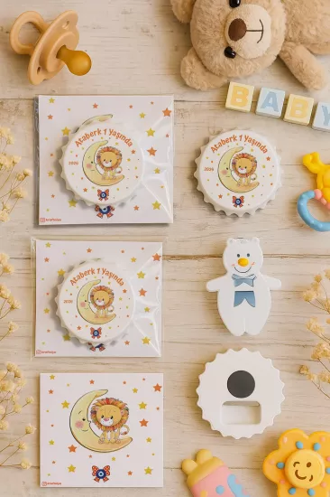 Kişiye Özel Kartlı Kapak Şekilli Açacak Magnet | Yeni Doğan & Özel Gün Hediyelikleri