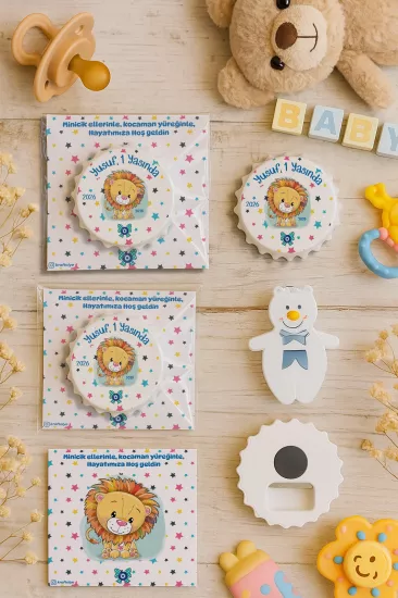 Kişiye Özel Kartlı Kapak Şekilli Açacak Magnet | Yeni Doğan & Özel Gün Hediyelikleri