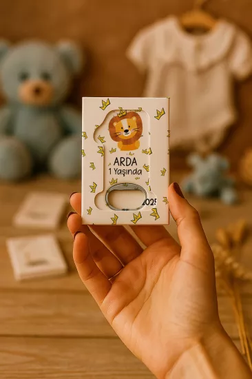 Kutulu 1 Yaş Açacak Magnet | Bebek, Doğum Günü & Baby Shower Hediyesi