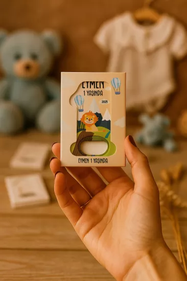 Mühürlü Kutulu 1 Yaş Açacak Magnet | Kişiye Özel Bebek Hediyesi