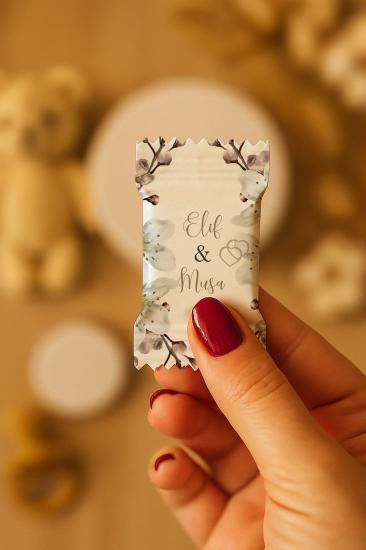 Metal Kutulu Sütlü Madlen Çikolata – Kişiye Özel Söz, Kına & Düğün Hediyesi