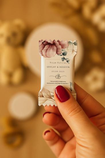 Metal Kutulu Sütlü Madlen Çikolata – Kişiye Özel Söz, Kına & Düğün Hediyesi