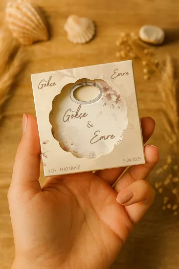 Mühürlü Kutulu Papatya Bardak Altlığı Açacak Magnet – Söz, Nişan, Kına, Nikah, Düğün Hatırası